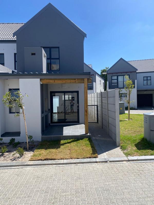 3 Bedroom Property for Sale in Silver Oaks Western Cape